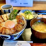 炭火やきとり 一 - 『焼鳥丼』ご飯大盛り