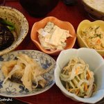 かみぞの - assorted kobachi (side dishes)