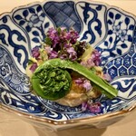 はらまさ - 〔先付〕赤貝 あおり烏賊 こごみ ぬた 酢味噌和え