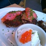 クリントン・ストリート・ベイキング・カンパニー 南青山店 - サーモンとポテトのパンケーキ