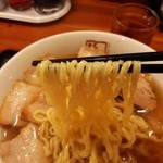 坂内食堂 - 平打ち太縮れ麺～♪　(^o^)丿