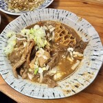 もつ焼 でん - 牛もつ煮込み