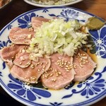 もつ焼 でん - たん刺