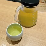 おむすびと豚汁　nae - 冷たいお茶