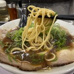 新福菜館 - 並の麺