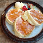 コパン・コピーヌ - リコッタチーズのスフレパンケーキ ベリー