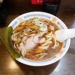 麺舗 十六 - ラーメン小1,000円