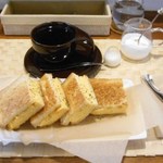 オレンチ カフェ - ホットコーヒー普通サイズと厚焼き卵サンド