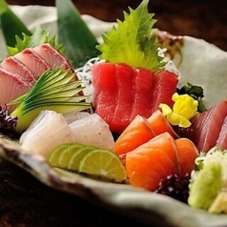 暑い夏こそ、炭火の香りとスタミナ料理で乾杯！