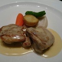 セレニティ - 鶏モモ肉のフリカッセ