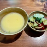 AJIKA Georgian Bistro and Wine Bar - スープとサラダ