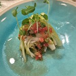 358380515 - 〜魚料理〜 キャベツ/トマト/豆苗/すずき キャベツ、スズキ、自家製ベーコンミルフィーユ仕立て