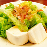 和風レストランまるまつ - ハーフ豆腐サラダ（青じそドレッシングに変更）