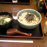 本手打　鯛屋 - 渡辺徹さんが食べたので「豚そば」が「とおるそば」になったそうだ。