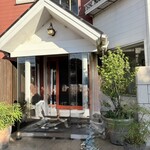 ASIAN FRENCH DINING 味市場 - お店外観。入り口。