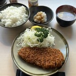 丸和  - とんかつ定食　(200g)1,800円
