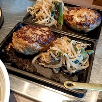 鉄板和食とワイン 萬鉄 - おろしハンバーグ