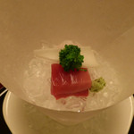 渡風亭 - 三月：お造り（ぼんぼり見立て、まぐろ、くえ）