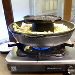 にんにく鶏焼肉サン - 鍋の形が面白い