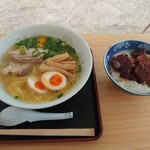 ラーメン河 - 元寿司職人なので,鮪も海なし県なのに美味しいのです♥(人*´∀｀)