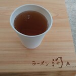 ラーメン河 - 綺麗な掘り&温かいお茶♡(人*´∀｀)