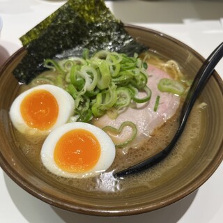 家系ラーメン 革新家 TOKYO_0