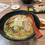 8番らーめん - 料理写真: