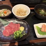 博多名物 もつ鍋 笑楽 - 
