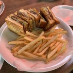 ベーカリーレストラン エピ - 