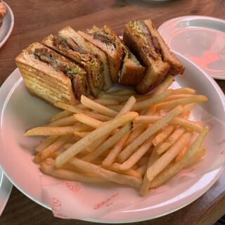 ベーカリーレストラン エピ_1