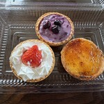 こがわパン - いちごタルト、ブリュレタルト、ブルーベリータルト