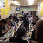 一平 - ギュウギュウな店内