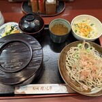 風りん亭 - 配膳時