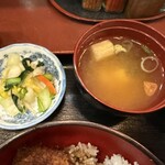 風りん亭 - 味噌汁と漬け物