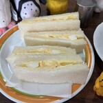 COFFEE HOUSE QUEEN - シンプルな玉子サンド　※パンのパサつきは、町の喫茶店あるある