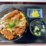 お食事の店 鯉城 - えび牡蠣丼