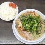 来来亭 - 料理写真:小盛ラーメン 640円 , 太麺変更 20円 , ライス(小) 180円