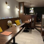 街の小さな喫茶店 amu - 入れ替えで女性客さん増えてきた