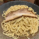 つけ麺屋 ひまわり - ひまわりのような盛り付け