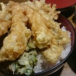 川富士 - 天丼(1000円)味噌汁、漬け物付