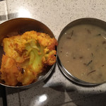 Sekuwa Corner - 野菜のスパイス炒めとダルをおかわりしました！