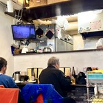 洋食のマルヤ - 昼呑みも可だが、パッと食べて帰る事はできない