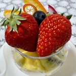 ア・メルべイユ - 料理写真:カットフルーツ¥780…上から