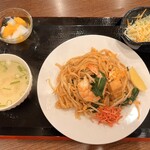 タイ料理 サバイ サバイ - 