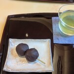 茶のちもと - 草だんご/冷煎茶(¥1,200)