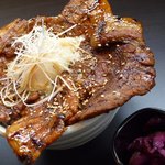 Dining Restaurant & Lusty Bar 946 - 「十勝・帯広発　豚丼」　９４６では月見豚丼のオリジナル