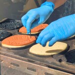 豊島屋 瀬戸小路 - 店頭で焼き焼き♪