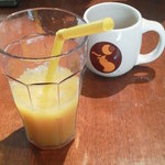 アロハテーブル ハワイアンダイナー ウィズ ムゥムゥコーヒー - フリードリンクのオレンジジュース