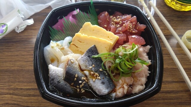 海の宝石箱 どん八 宮原店 - 宮原/海鮮丼 | 食べログ