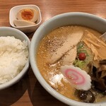 らーめん山頭火 - 料理写真: